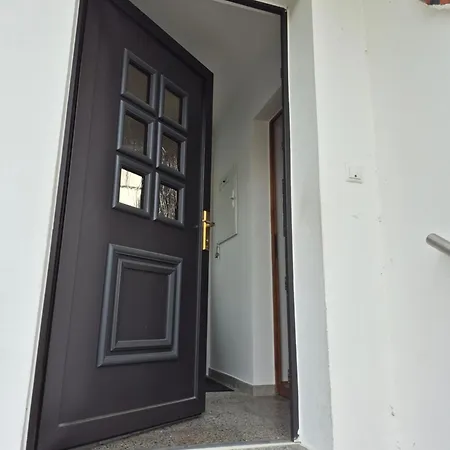 Bischof Apartment *